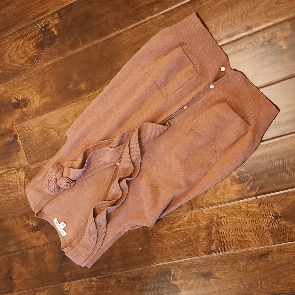 Banana Republic Sweater Vest - Picture 2 of 11